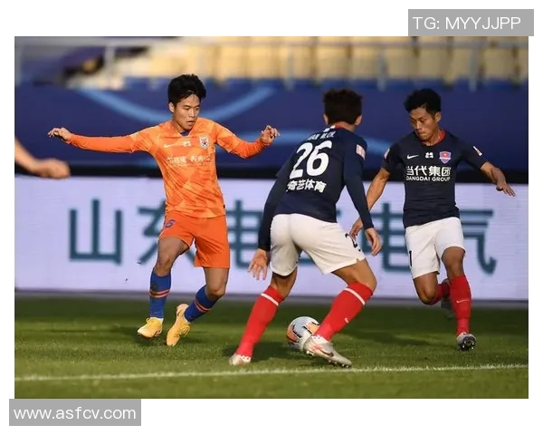 佛柔与山东鲁能的激烈对决展现中超足球的魅力与激情