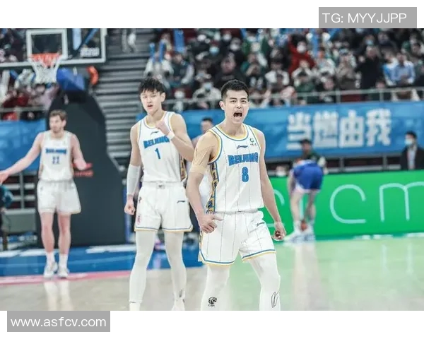 任骏飞引领球队奋勇拼搏展现篮球精神助力赛季辉煌成就